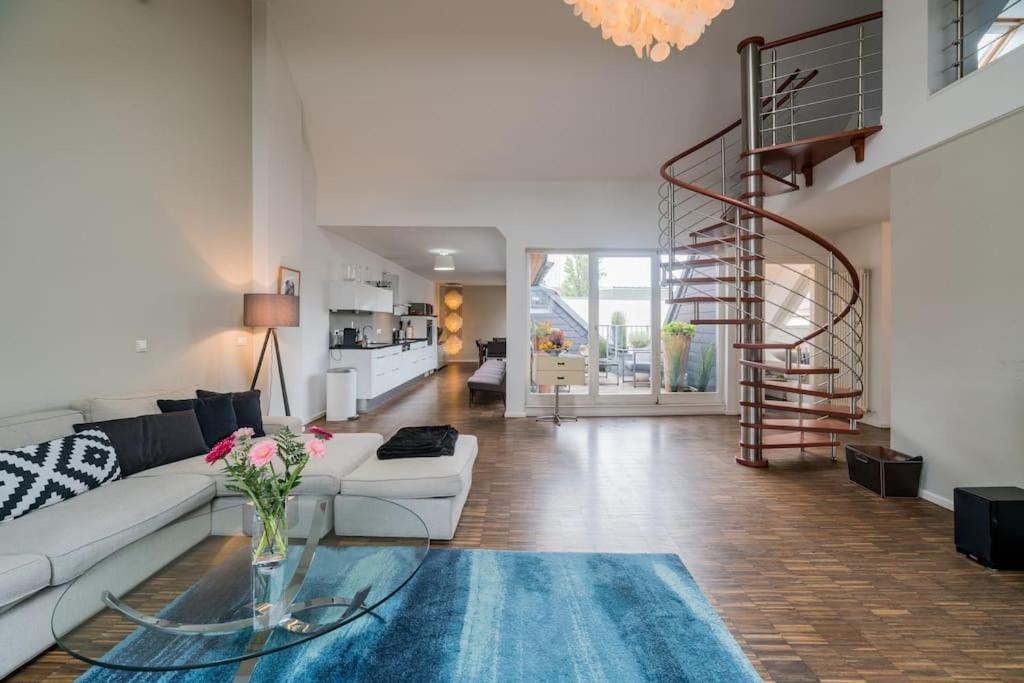 Ruhige Dachwohnung Mit Terrasse Mitte - Spacious Modern Rooftop Loft In Mitte Apartamento