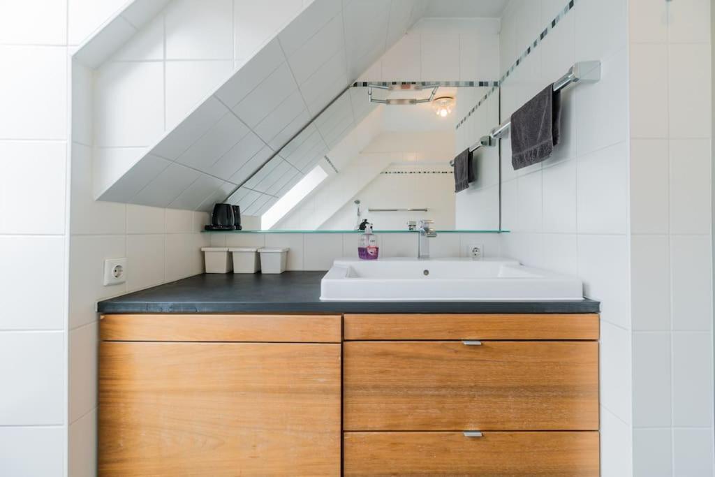 Apartment Ruhige Dachwohnung Mit Terrasse Mitte - Spacious Modern Rooftop Loft In Mitte *