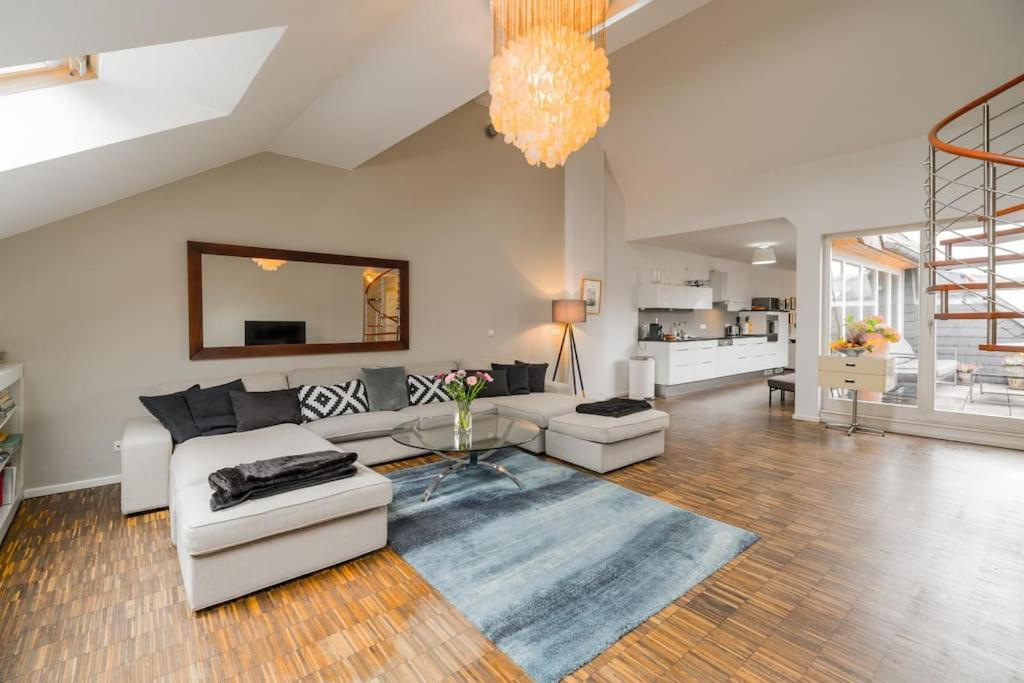 Ruhige Dachwohnung Mit Terrasse Mitte - Spacious Modern Rooftop Loft In Mitte Apartamento *